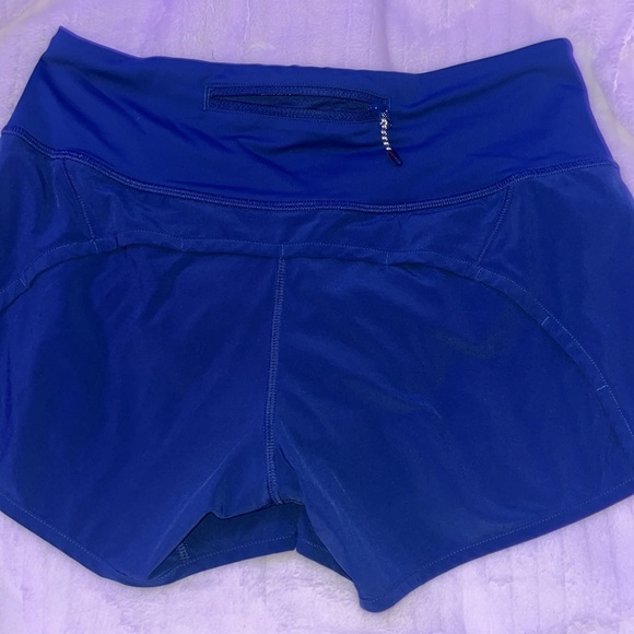 Blue lululemon shorts size 2 high rise - Picture 2 of 4